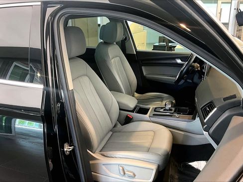 Used 2021 Audi Q5 2.0T Premium Plus w/ Premium Plus Package AWD/4WD image 9
