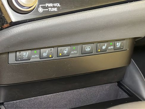 Certified 2025 Lexus ES 350 Ultra Luxury w/ Accessory Package (Z2) image 29