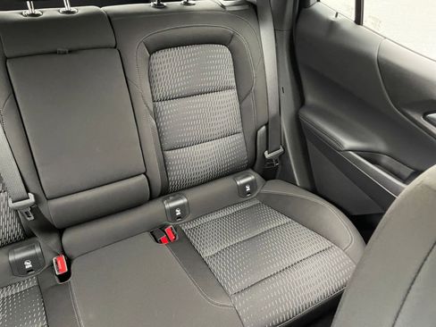 Used 2025 Chevrolet Equinox LT image 36