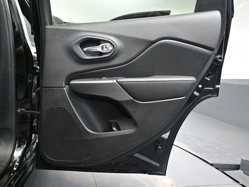 Used 2020 Jeep Cherokee High Altitude AWD/4WD image 36