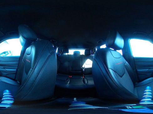 Used 2025 Jeep Compass Trailhawk image 81