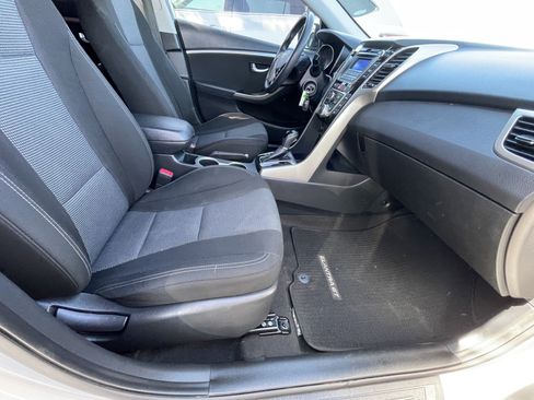 Used 2016 Hyundai Elantra GT FWD image 23