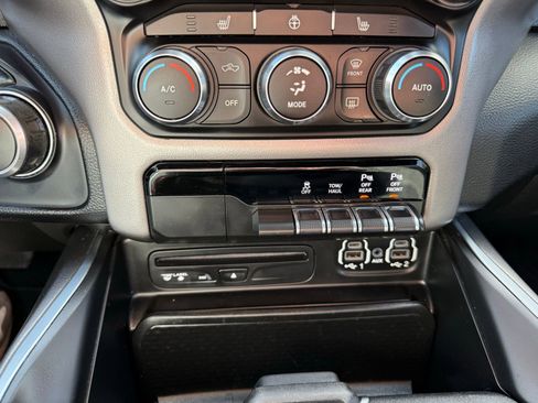 Used 2019 RAM 1500 Big Horn image 18