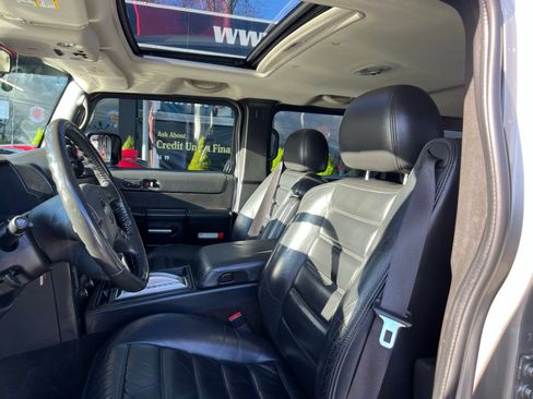Used 2005 HUMMER H2 w/ Preferred Equipment Group AWD/4WD image 16