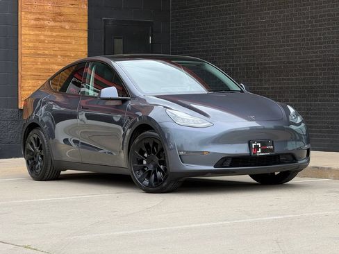 Used 2021 Tesla Model Y Long Range AWD/4WD image 7