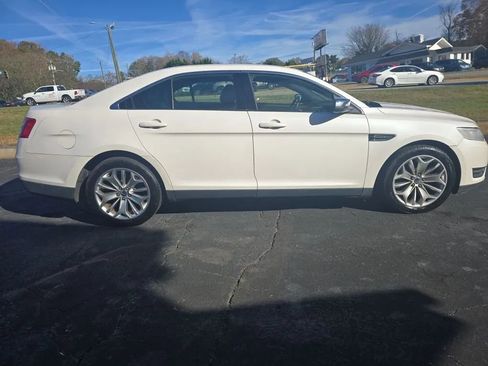 Used 2014 Ford Taurus Limited image 4
