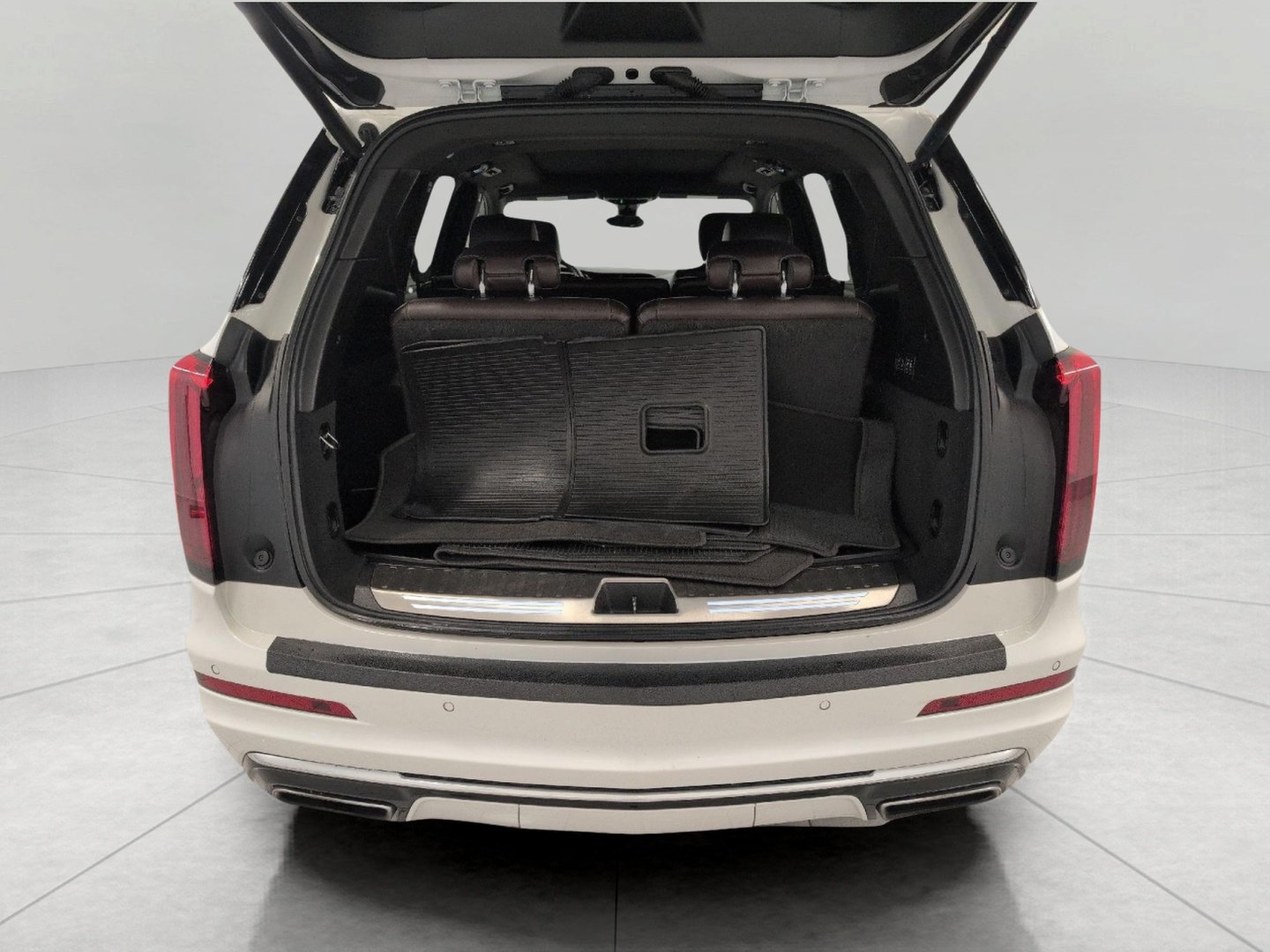 Used 2022 Cadillac XT6 Premium Luxury w/ Technology Package AWD/4WD image 15