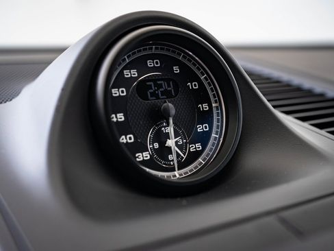 New 2026 Porsche Macan Turbo image 38