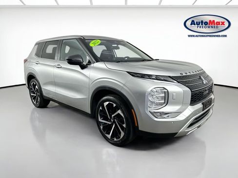 Used 2022 Mitsubishi Outlander SE AWD/4WD image 1
