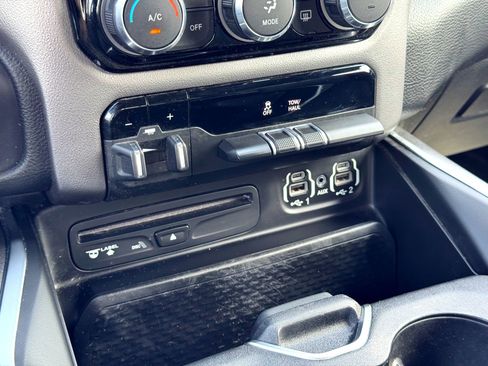 Used 2019 RAM 1500 Big Horn image 25