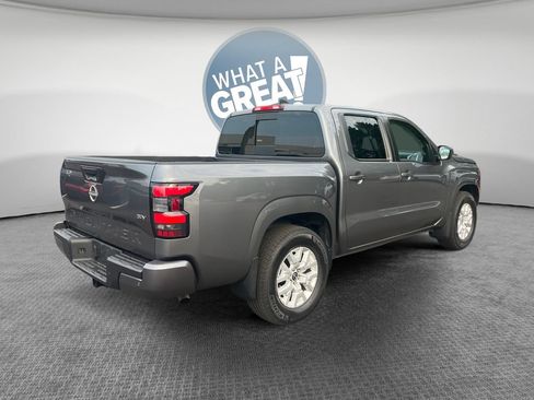 Used 2024 Nissan Frontier SV w/ SV Convenience Package RWD image 3