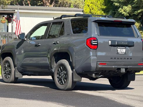 Used 2025 Toyota 4Runner SR5 AWD/4WD image 6