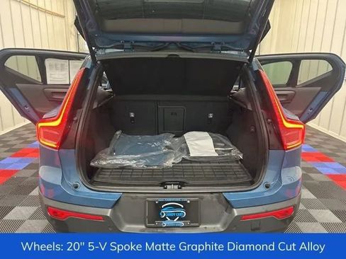 Used 2023 Volvo XC40 Recharge Ultimate w/ Protection Package Premier AWD/4WD image 12