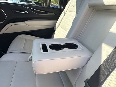Used 2022 Cadillac Escalade ESV Sport w/ Touring Package AWD/4WD image 20