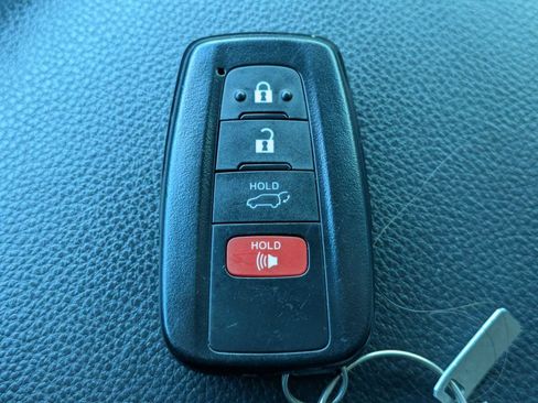 Used 2023 Toyota RAV4 XLE w/ Convenience Package FWD image 34