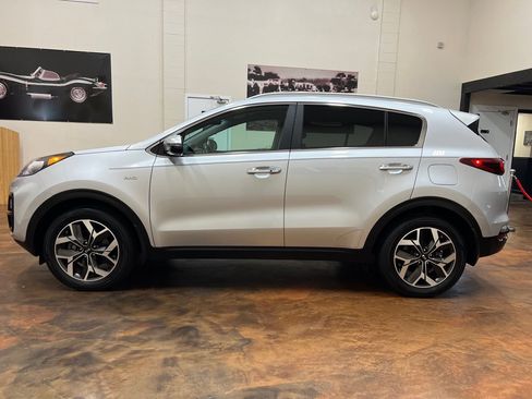 Used 2020 Kia Sportage EX AWD/4WD image 6