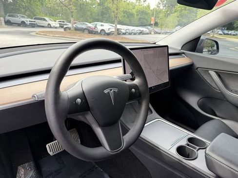 Used 2021 Tesla Model Y Long Range AWD/4WD image 12