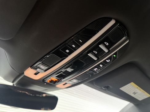 Certified 2023 Porsche Panamera 4 Platinum Edition AWD/4WD image 33