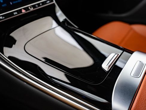 Certified 2025 Mercedes-Benz GLC 300 4MATIC image 37