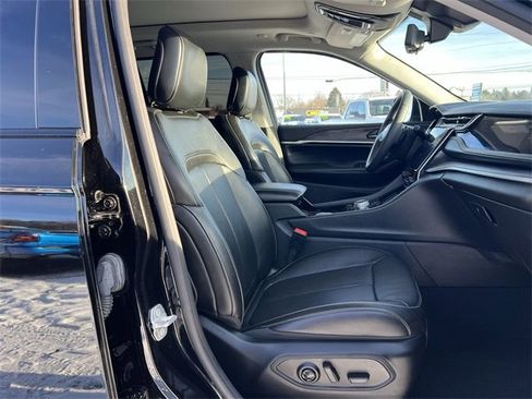 Used 2022 Jeep Grand Cherokee Limited 4xe w/ Luxury Tech Group II image 19