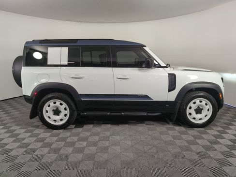 Used 2025 Land Rover Defender 110 S image 8