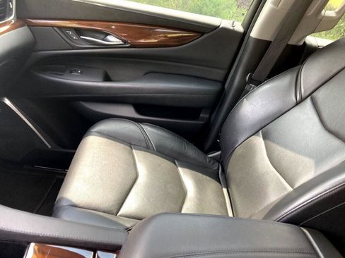 Used 2019 Cadillac Escalade Premium Luxury image 28