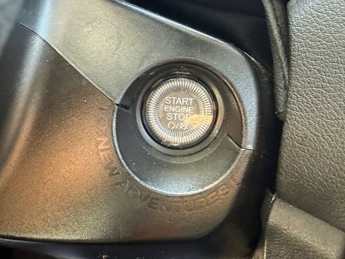 Used 2023 Jeep Renegade Latitude AWD/4WD image 24