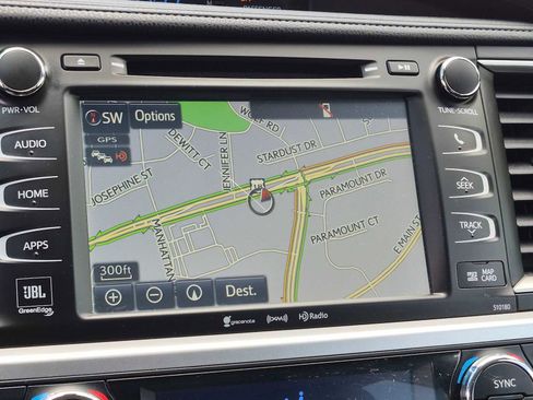 Used 2017 Toyota Highlander Limited AWD/4WD image 38