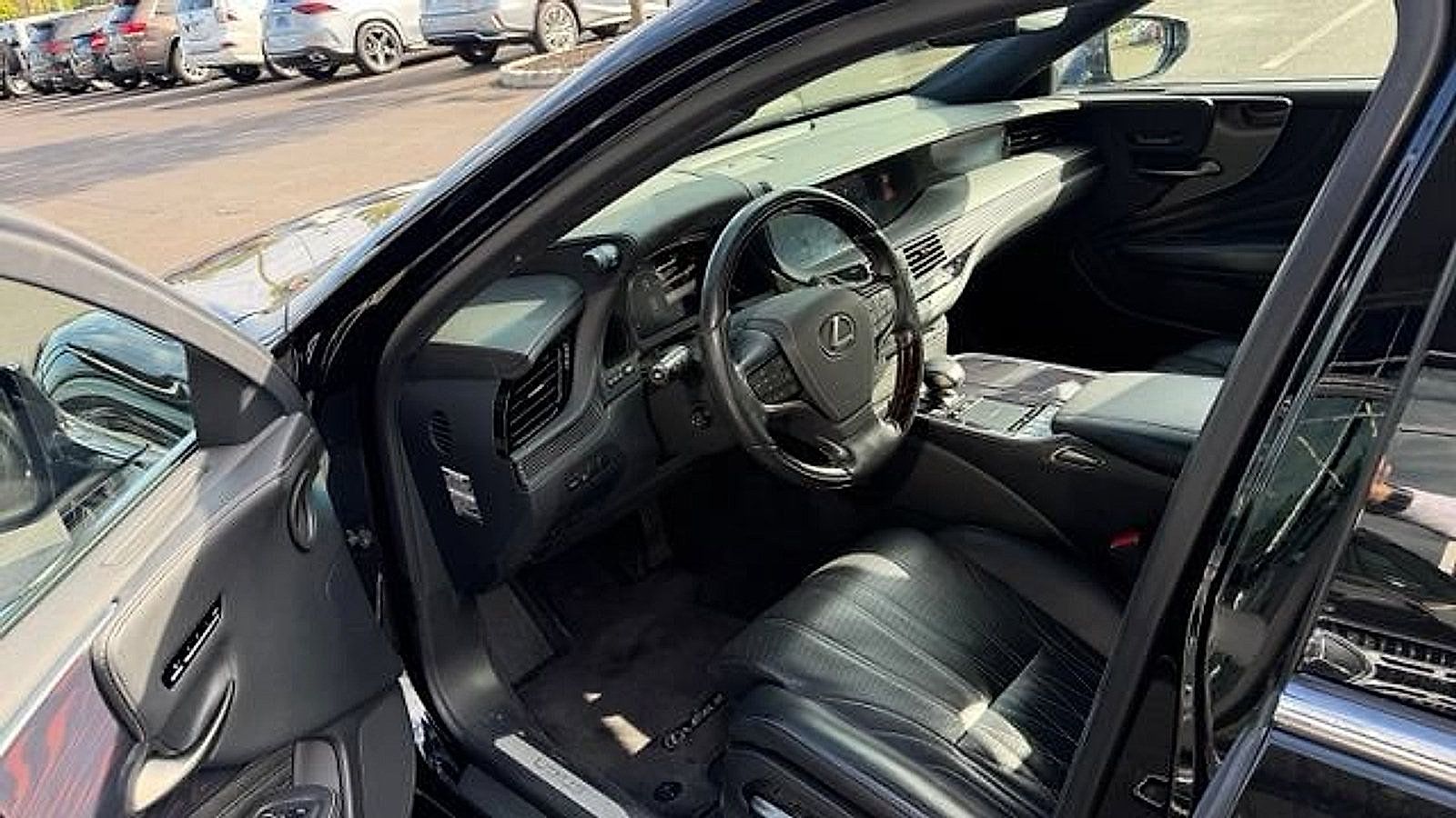 Used 2018 Lexus LS 500 AWD w/ Luxury Package image 13