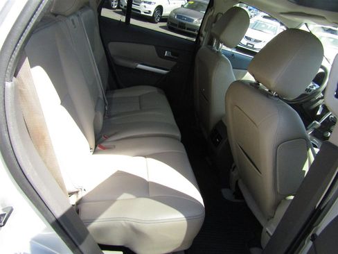 Used 2013 Ford Edge SEL FWD image 21