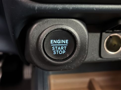 Used 2022 Ford Maverick Lariat w/ Lariat Luxury Package FWD image 32