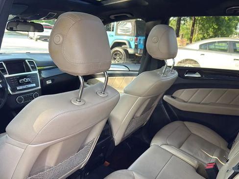 Used 2015 Mercedes-Benz GL 450 4MATIC image 15