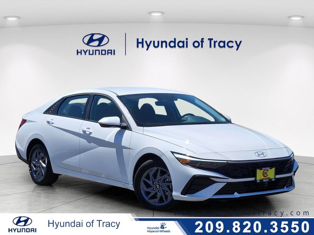 Certified 2026 Hyundai Elantra Hybrid FWD image 1