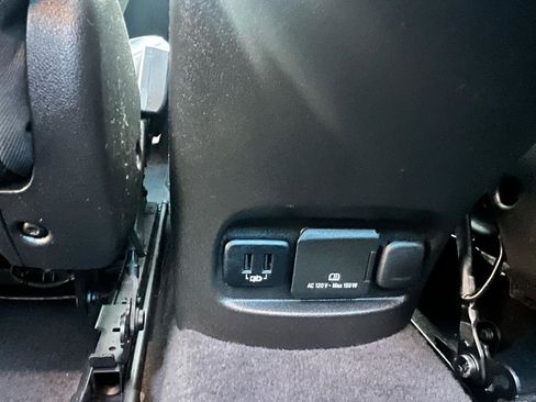 Used 2017 Chevrolet Malibu Premier w/ Premier Sun and Wheel Package FWD image 25