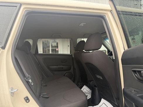Used 2012 Kia Soul FWD image 19