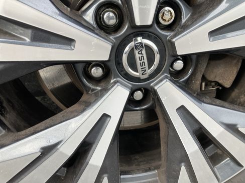 Used 2021 Nissan Rogue SV AWD/4WD image 9
