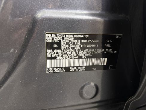 Used 2018 Toyota RAV4 Limited w/ Advanced Technology Package image 21