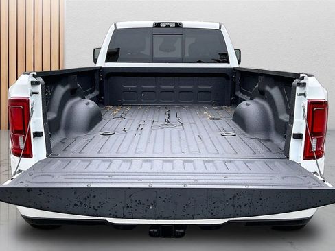 New 2026 RAM 3500 Big Horn AWD/4WD image 25