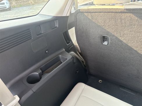 New 2025 Kia Sorento S image 30