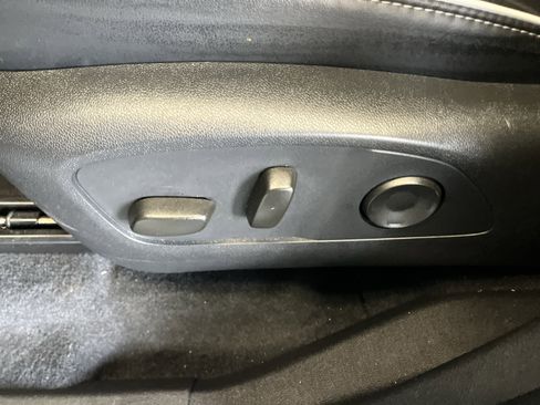 Used 2025 Buick Enclave Preferred image 18