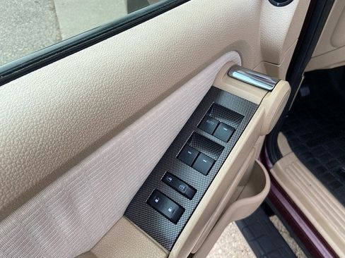 Used 2007 Ford Explorer Sport Trac Limited image 10