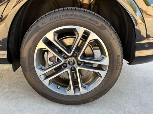 Used 2025 Audi Q5 2.0T Premium w/ Convenience Package image 7