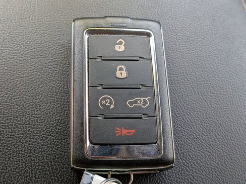 Used 2023 Jeep Grand Cherokee Limited RWD image 30