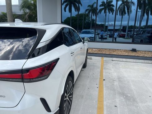 Used 2024 Lexus RX 350 Premium Plus w/ Convenience Package FWD image 8