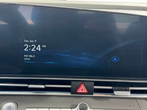 Used 2024 Hyundai Elantra SEL FWD image 22