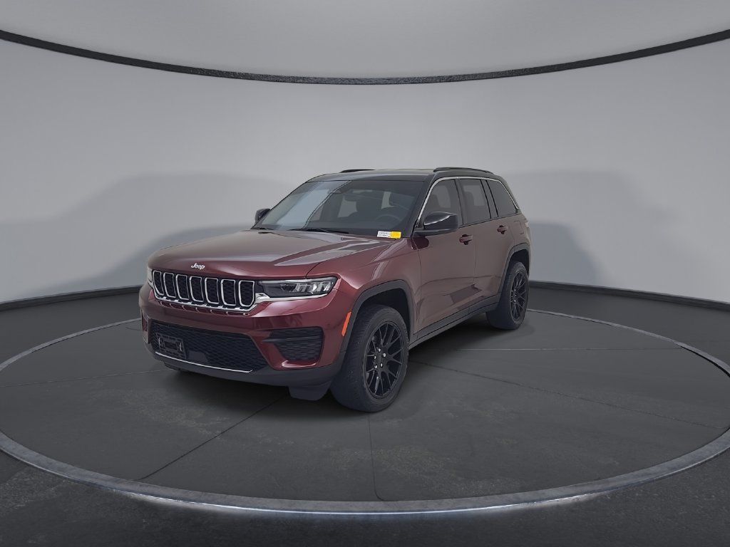 Used 2023 Jeep Grand Cherokee Laredo w/ Luxury Tech Group I AWD/4WD image 7