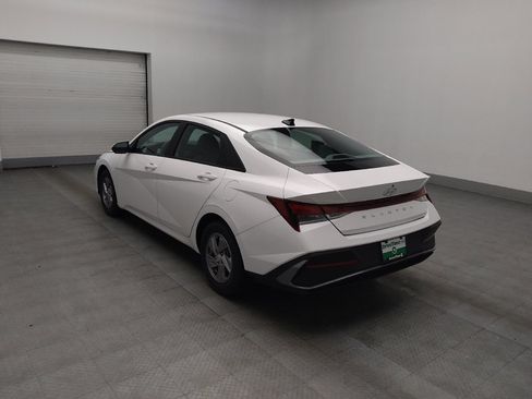 Used 2024 Hyundai Elantra SE image 5