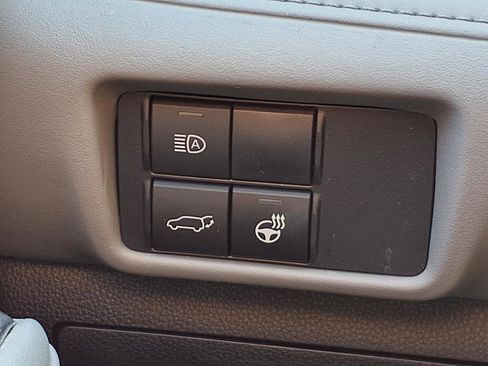Used 2020 Toyota Highlander Limited AWD/4WD image 15
