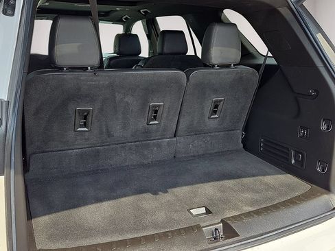Used 2022 Chevrolet Traverse High Country FWD image 8