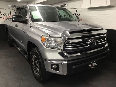 Used 2017 Toyota Tundra SR5 image 2